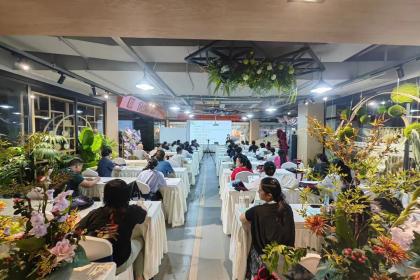 昆明花卉产业与互联网销售融合发展实践研究