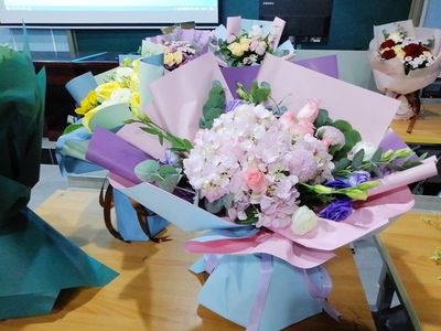 地摊经济新风口 礼品花卉销售的赚钱之道